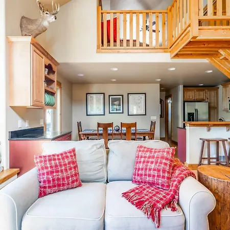 Gallatin River Getaway